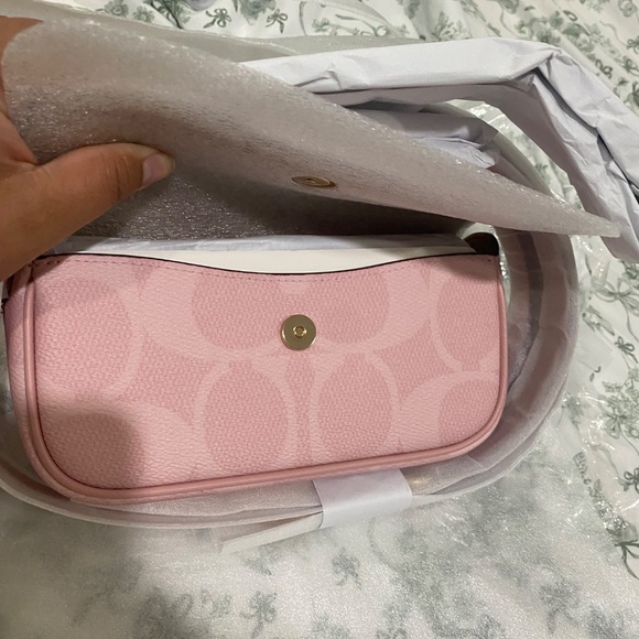 Hailey Flap - Powder Pink - Picture 2 of 8